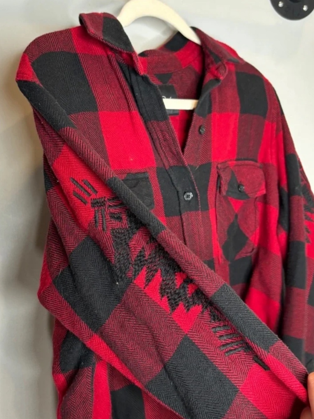 RAILS Buffalo Check Embroidered Raw Hem Long Sleeve Flannel